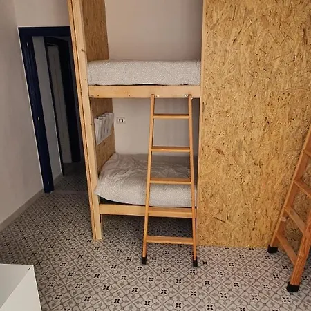 Hostel Adventure House Tenerife Alcalá la Real
